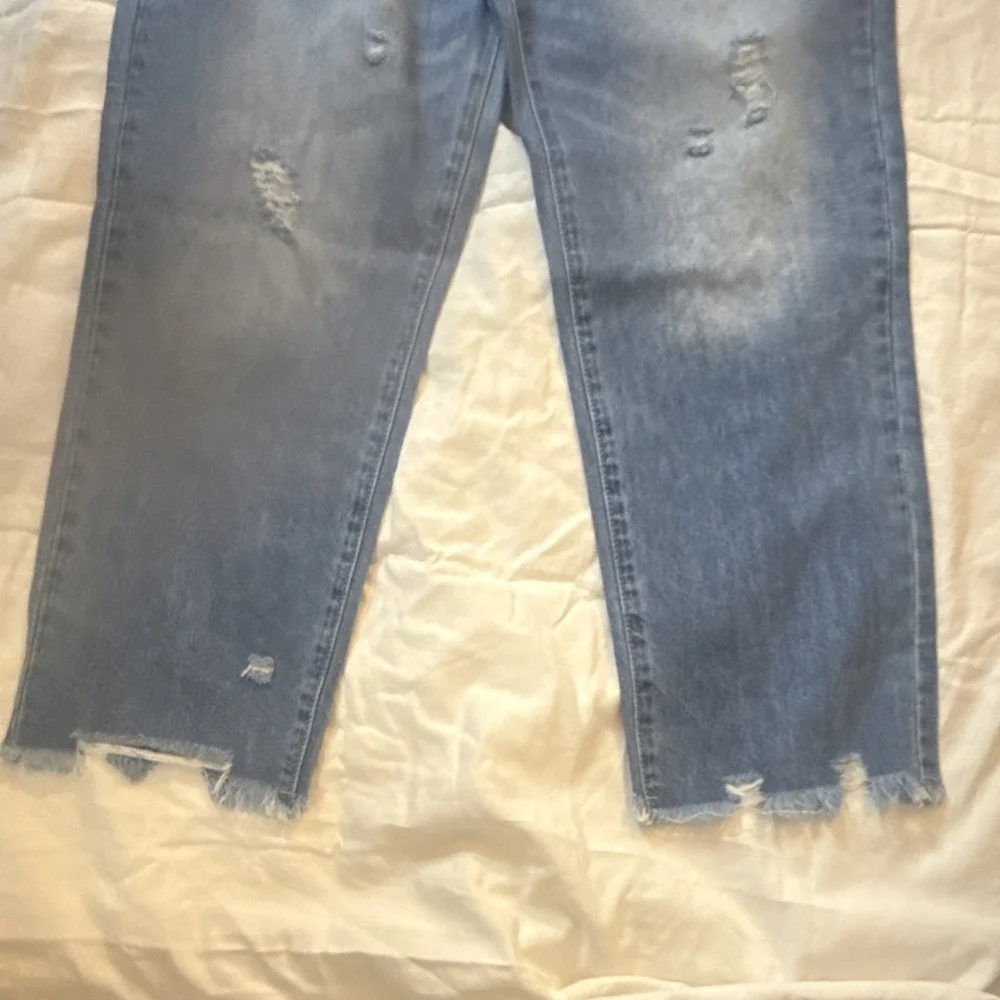 Flamingals Blue Distressed Cropped Jeans - Picture 8 of 11
